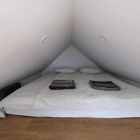 Emona Free Parking & Gym Apartman *