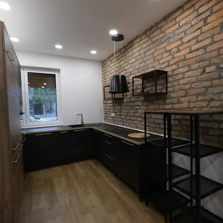 Emona Free Parking & Gym Apartment