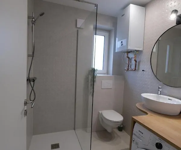 דירה Emona Free Parking & Gym *