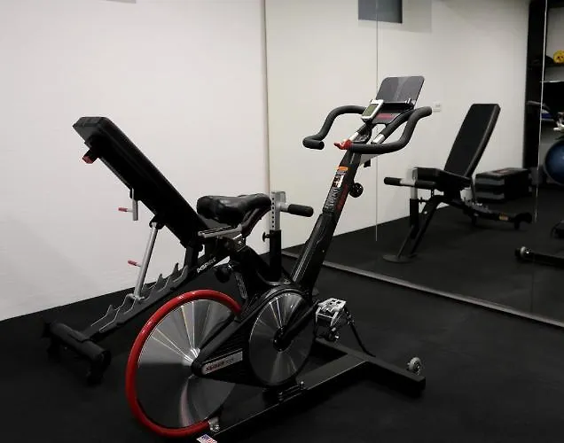 Emona Free Parking & Gym דירה