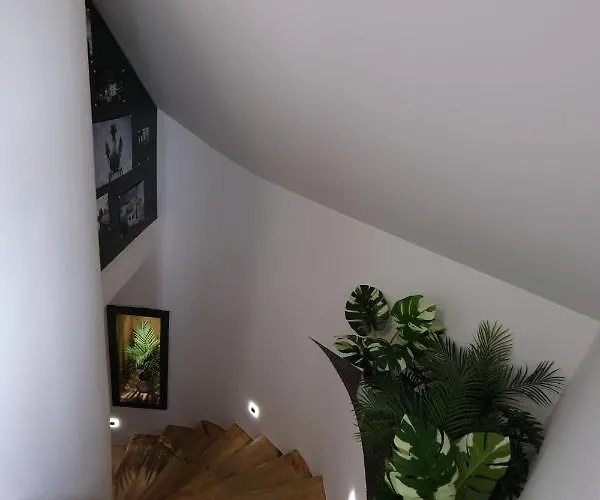 Emona Free Parking & Gym Apartman *